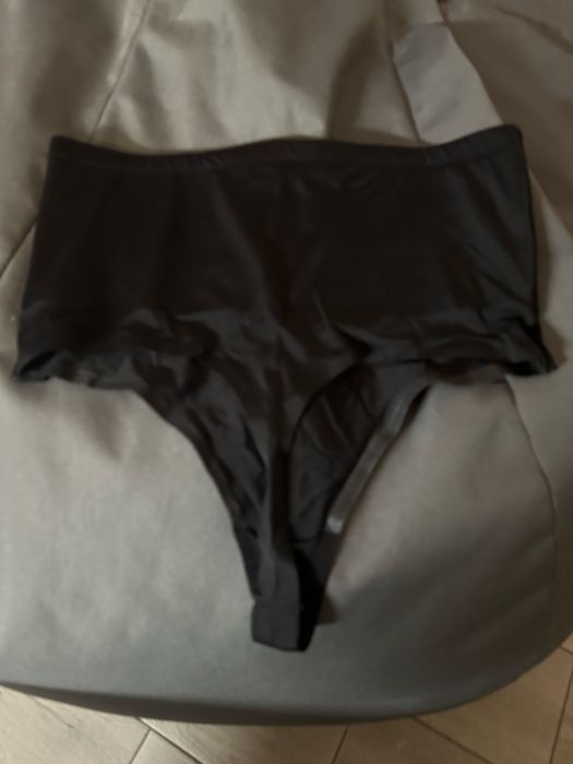 Утягуючі труси стрінги