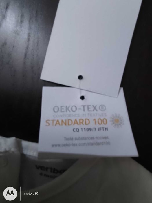 2 Camisinhas bebé 6 meses Vertbaut a estrear