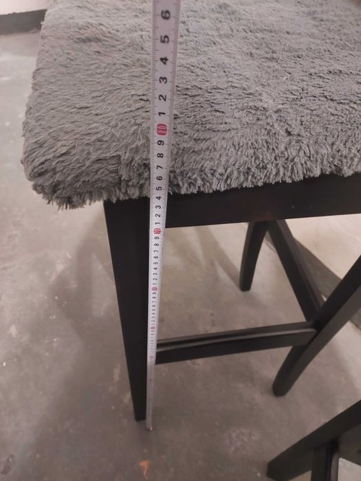 Krzesła wysokie do wyspy hokery