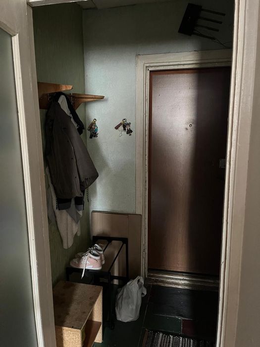 Продам приватизовану  кімнату 22,3 м2  в гуртожитку