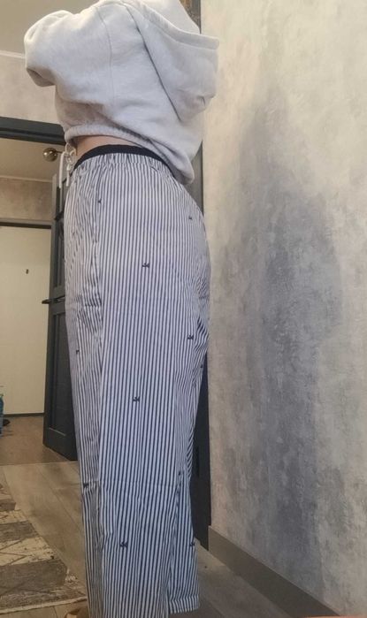 Штани вільного крою