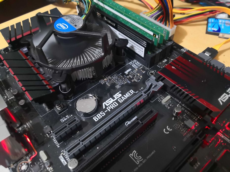 ASUS B85-Pro Gamer LGA1150 ATX – SupremeFX – I/O Shield – Testada