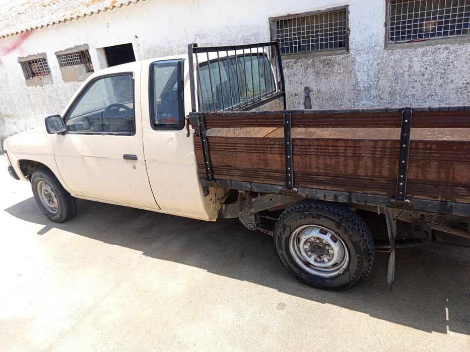 Carrinha de caixa aberta Nissan King cab