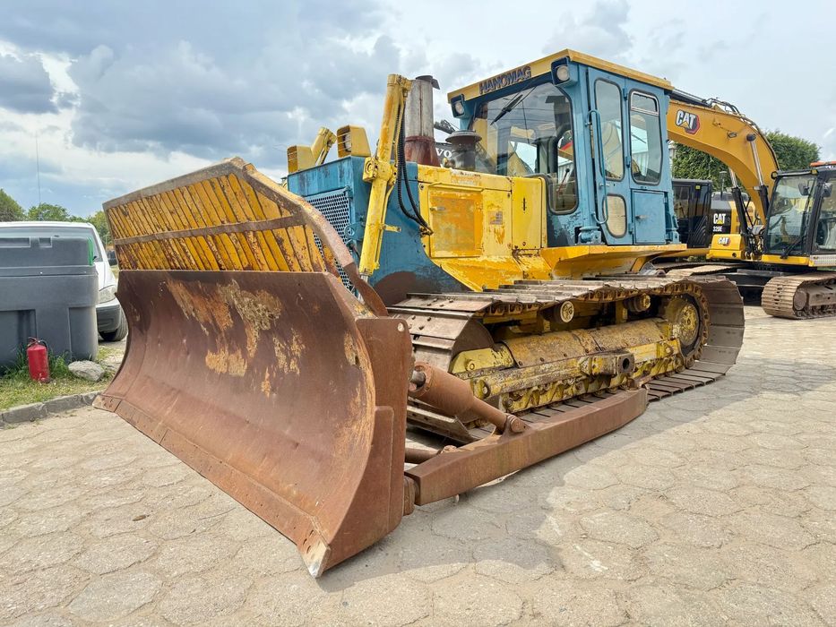 Hanomag spycharka gąsienicowa D680 E LGP 19 ton . 2 SZTUKI. LECA 3D Tachimetr