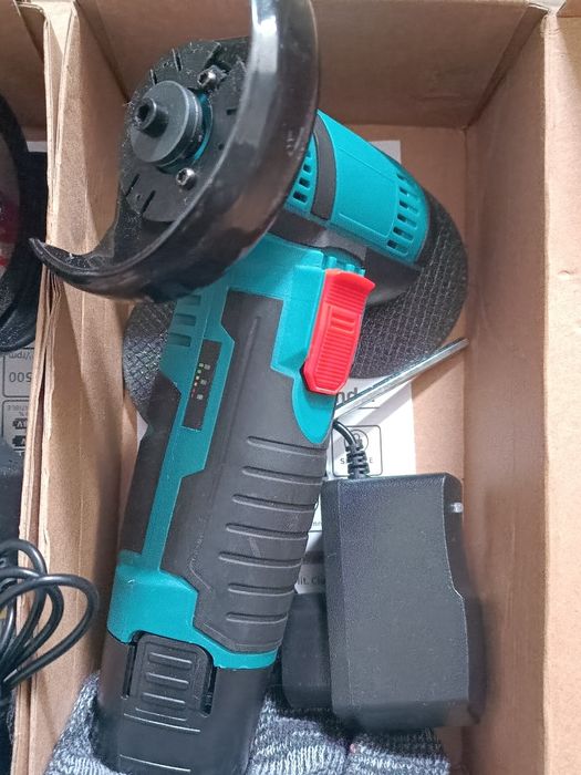 Аккумуляторная болгарка на 12V