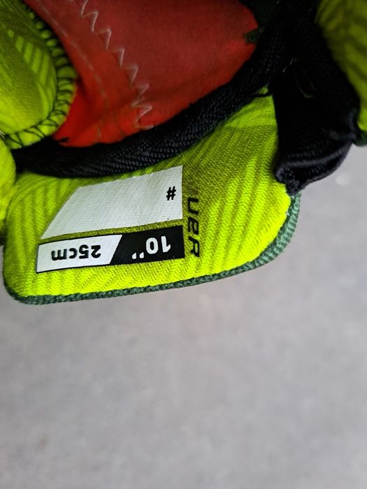 Краги. Перчатка  для хокею  права