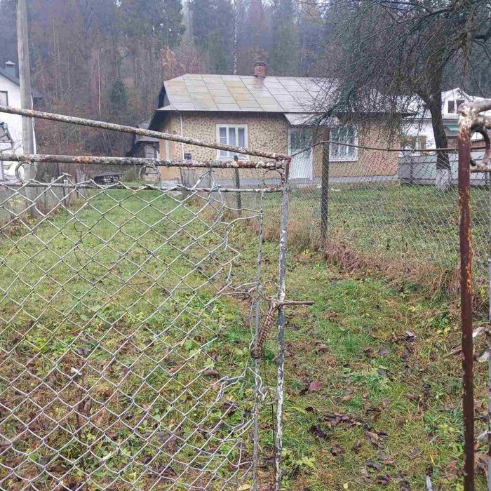 Продається охайний одноповерховий будинок, у хорошому жилому стані, у с. Бабче.