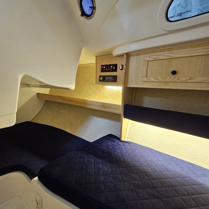 SPRZEDAM NOWY JACHT ŻAGLOWY
              Saturn 21