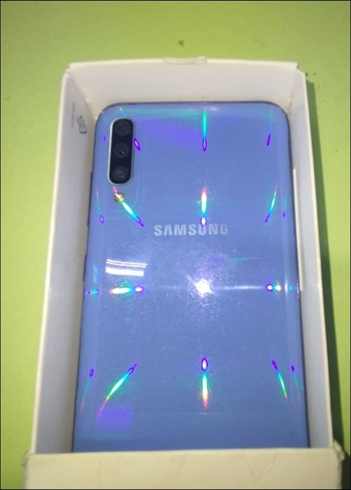 Samsung А-70  Redmi NOT 10 Lite  6/64