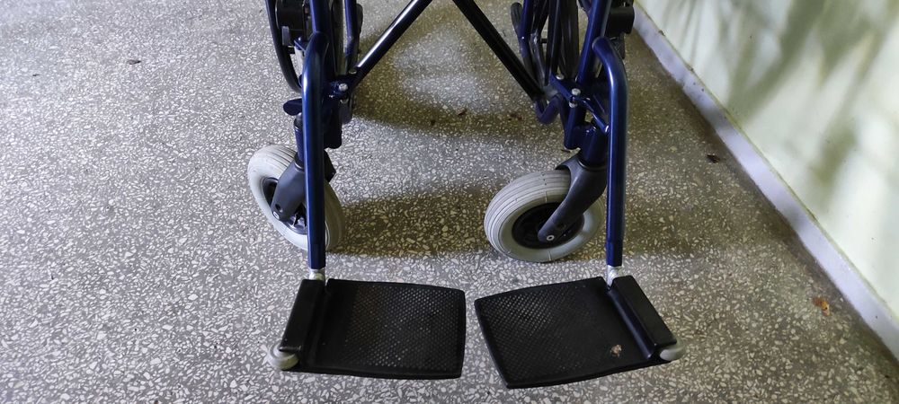 Ręczny wózek inwalidzki 708D Vermeiren