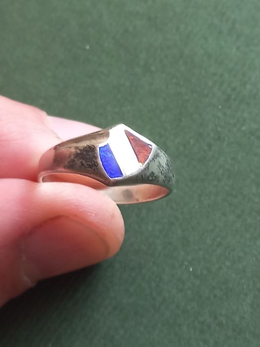 Stary niemiecki sygnet (pierścionek) z tarczą herbową - srebro