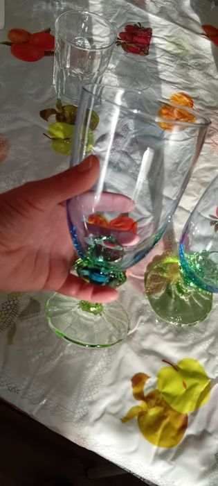 Conjunto de 2 cálices de vidro coloridas