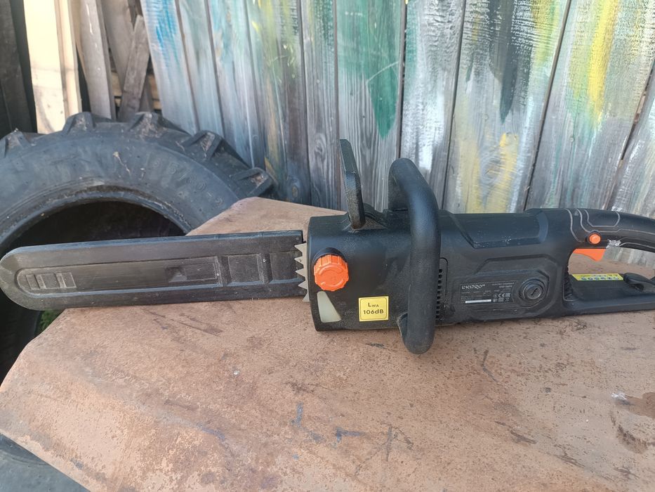 Електрична пила Dnipro m