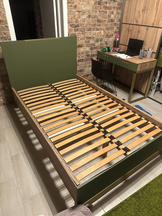 Продам кровать 200 на 120!