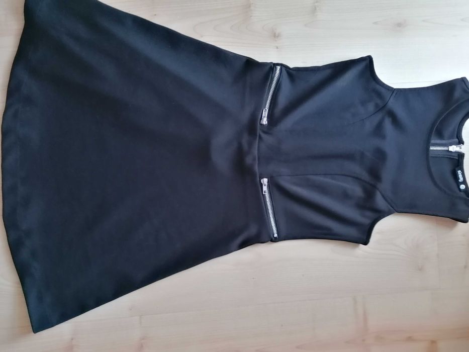 Czarna sukienka Sinsay xs