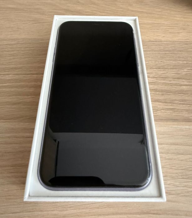 Apple iPhone 11 (64GB) - Purple