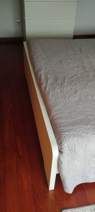 Cama de casal sem colchão