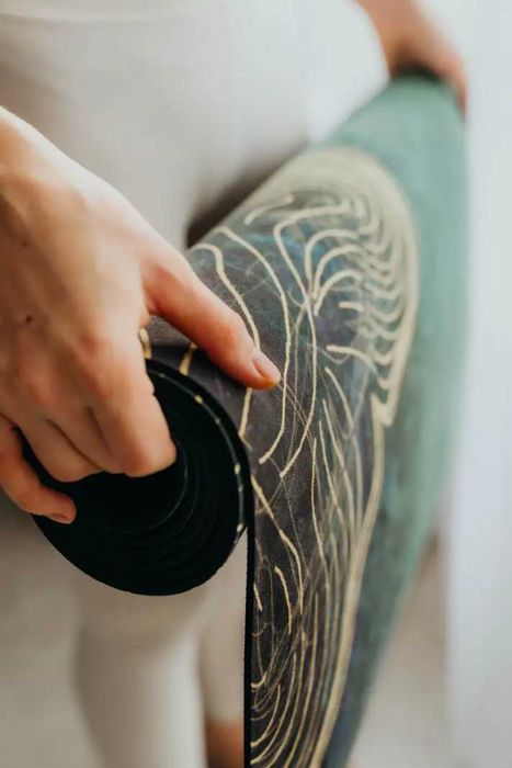 Килимок для йоги тонкий каремат коврик у подорожах сумка в подарунок