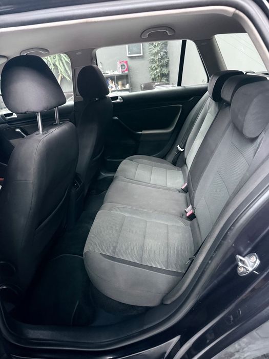 VW Golf Variant 1.6 TDi Highline DSG