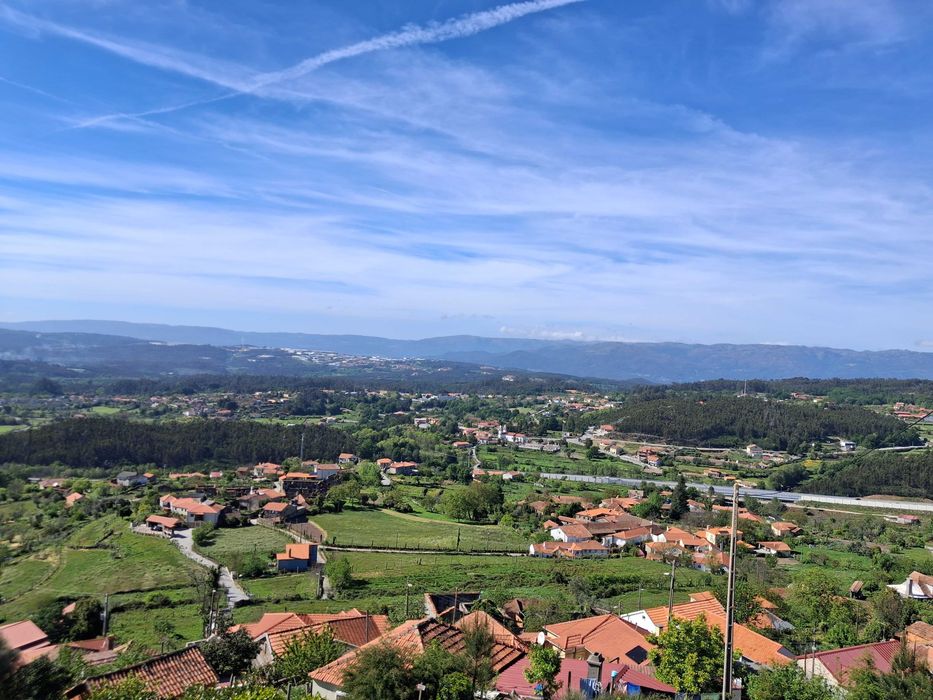 2 Moradias (T2 + T3) para venda em Cambra, Vouzela