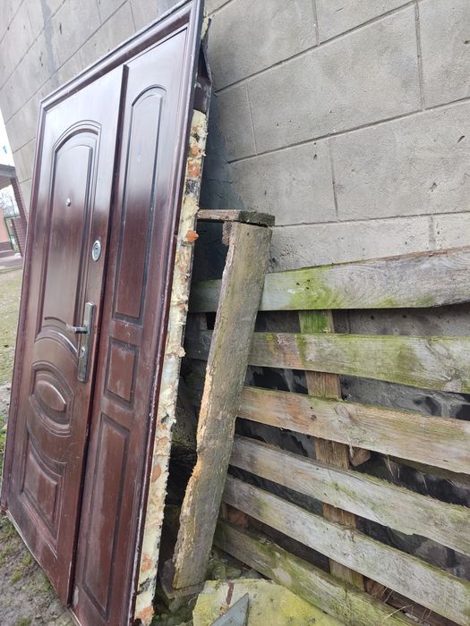 Двері вхідні металеві, подвійні