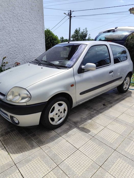 Carro Renault clio