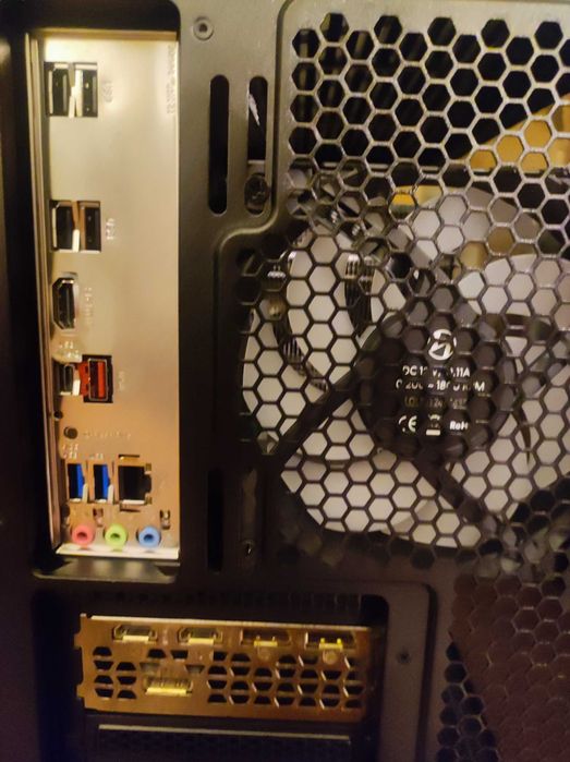PC Gaming Ryzen 5500X3D • RTX 3080 • 16GB 3600MHz • 1TB SSD • ARGB • Lian Li