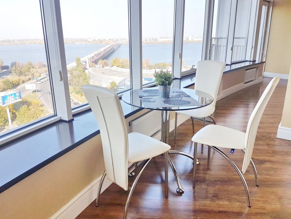 Премиум в Мост Сити, вид - река. Центр. Джакузи. 2к.  21 этаж. Балкон.