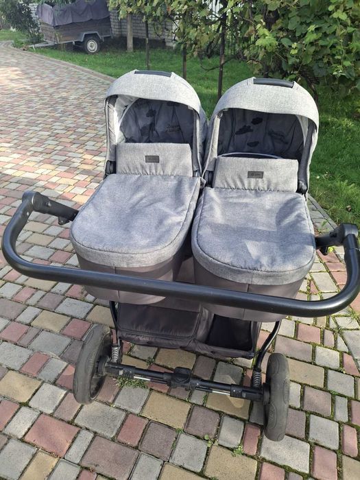 Продам коляску для двійні Jedo