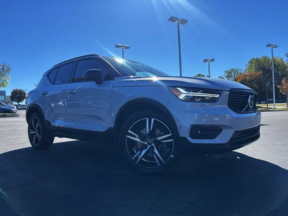 Volvo XC40 T5 R-Design      2022