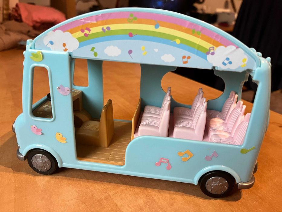 Sylvanian Families duży zestaw. Domek autobus figurki