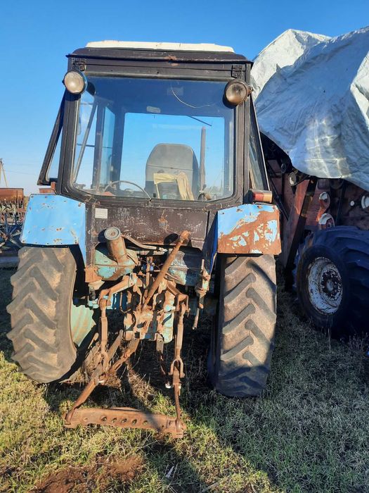 Трактор МТЗ 80 .Борони зубові.