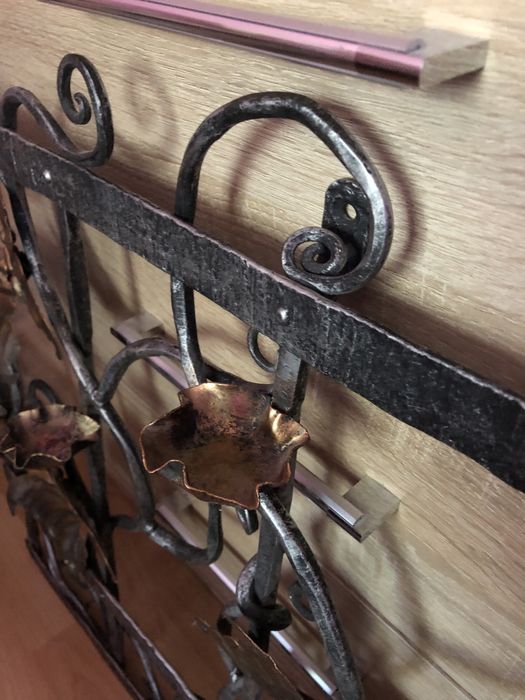 Кований підсвічник