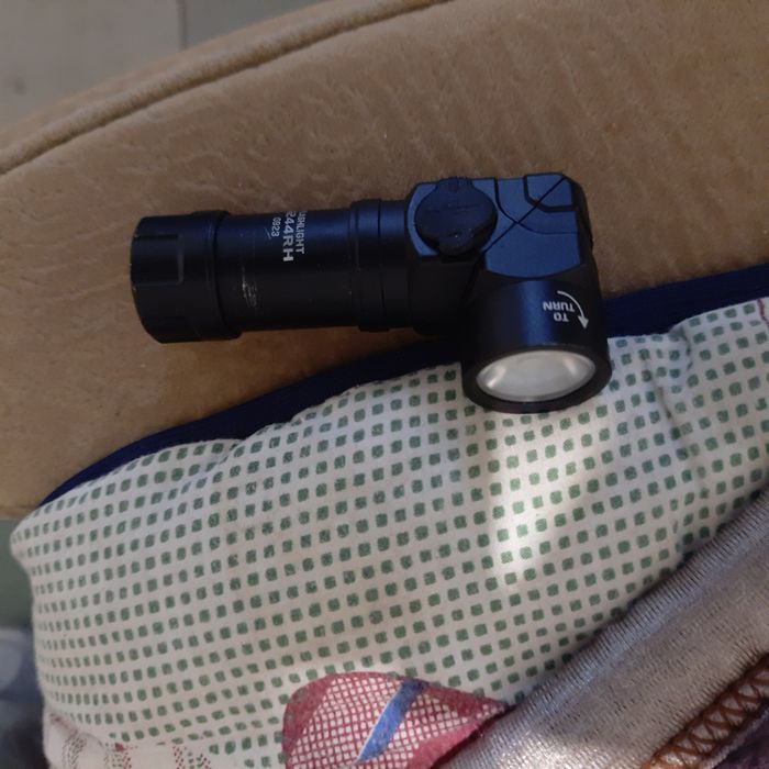 Павербанк, ліхтарик,батарейки