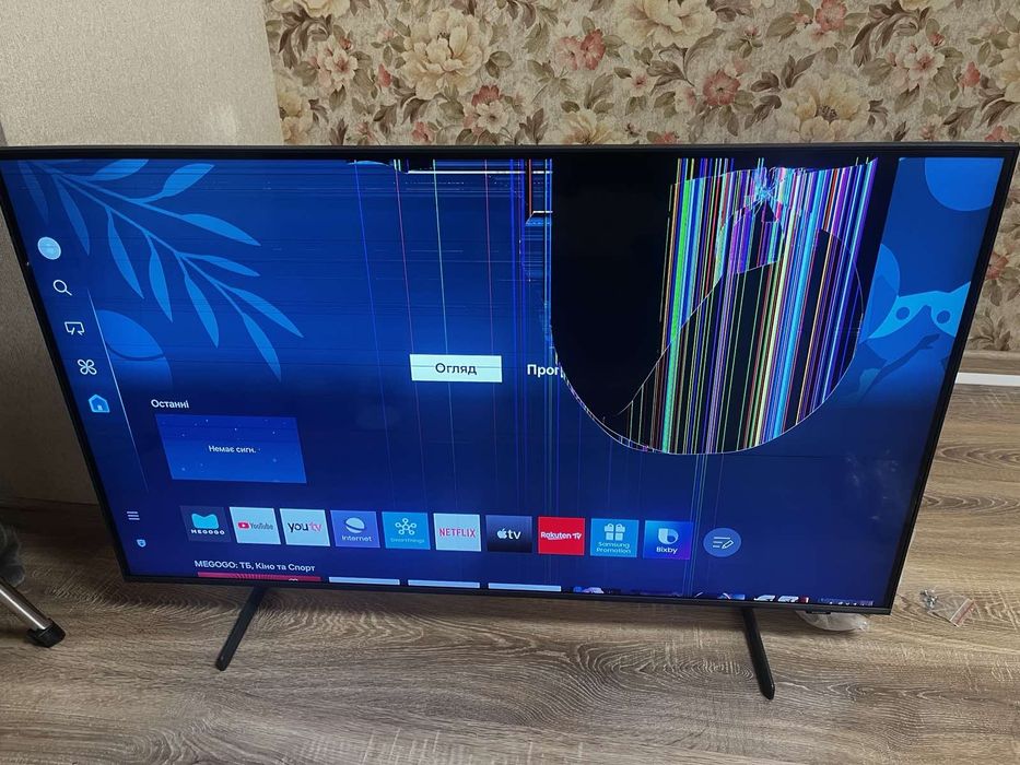 Смарт Телевізор Samsung QE43Q60DAUXUA, під відновлення, або на деталі