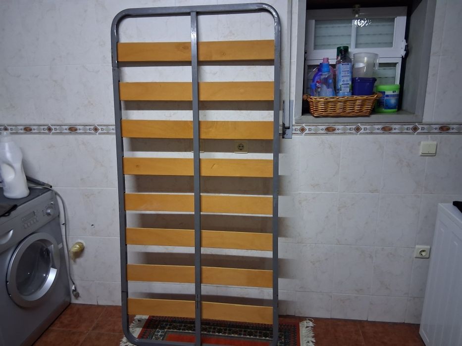 Estrado  de  cama  individual