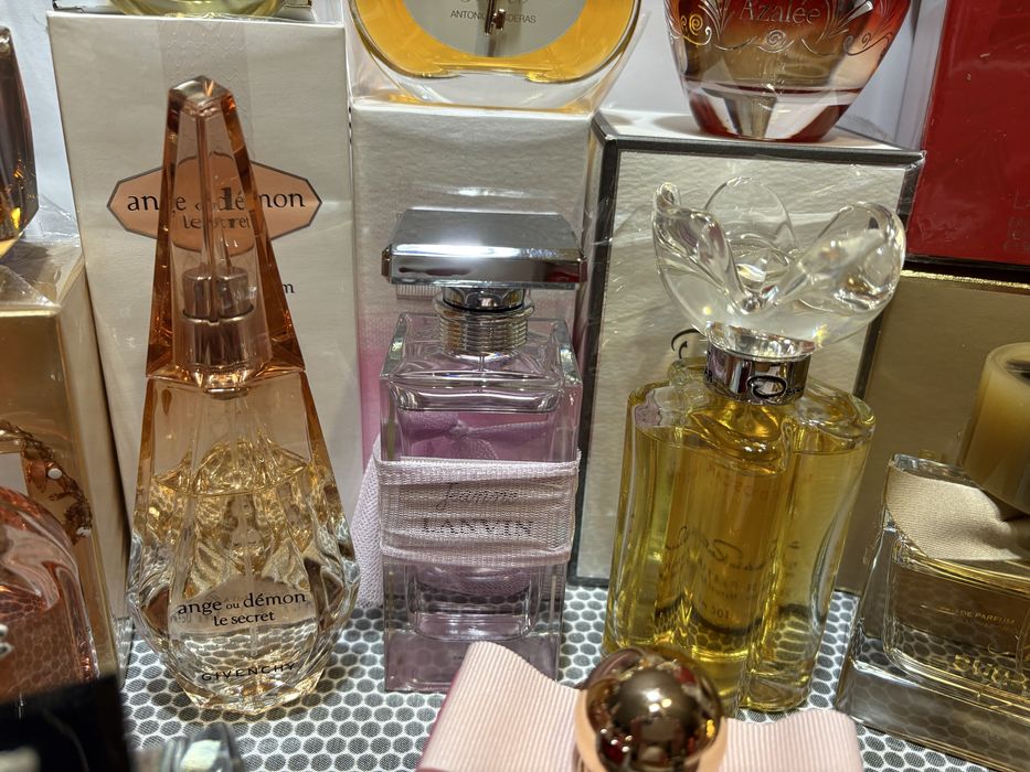 Парфуми Elie Saab Givenchy Lanvin Lalique Guerlain Calvin K Burberry