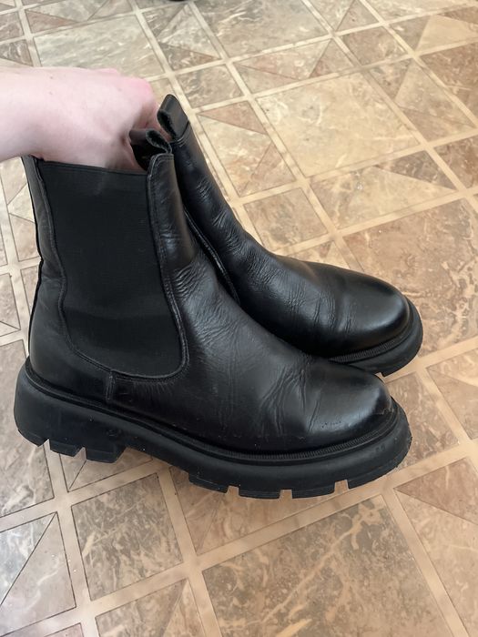 Продам зимние сапоги 39 размер