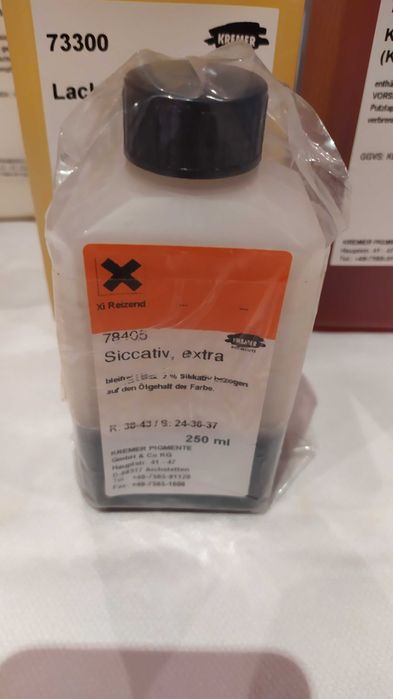 Solventes e vernizes da KREMER PIGMENTE