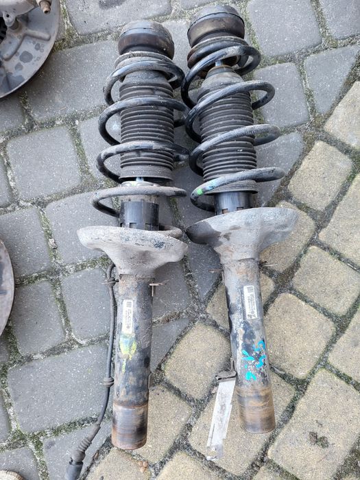 Amortyzatory przednie skoda fabia 2 z 09r 1.2 benzyna komplet