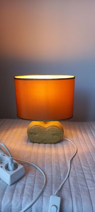 Lampka nocna stojąca 220V z przełącznikiem