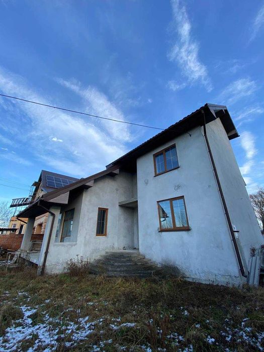 Продається будинок з зем діл в затишній місцевості готовий до ремонту