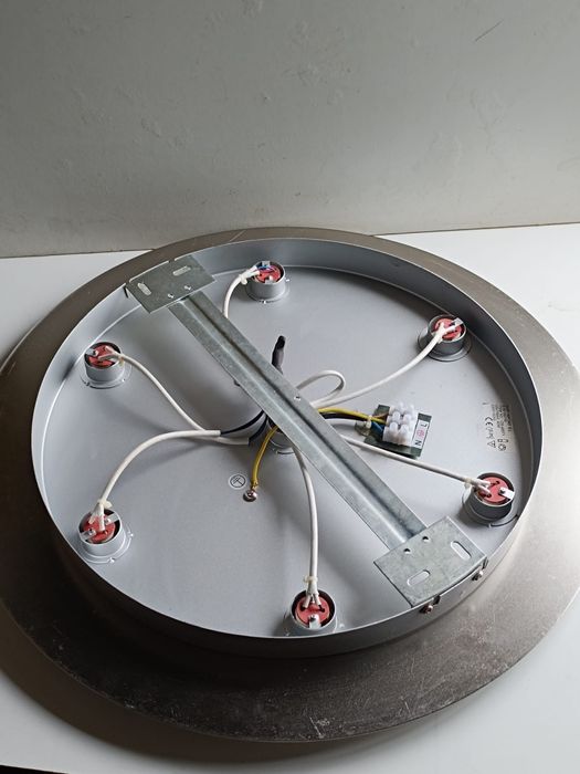 Candeeiro metálico de tecto