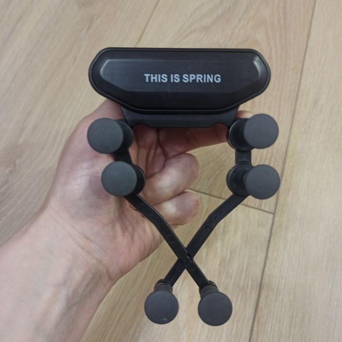 Uchwyt do telefonu samochodowy