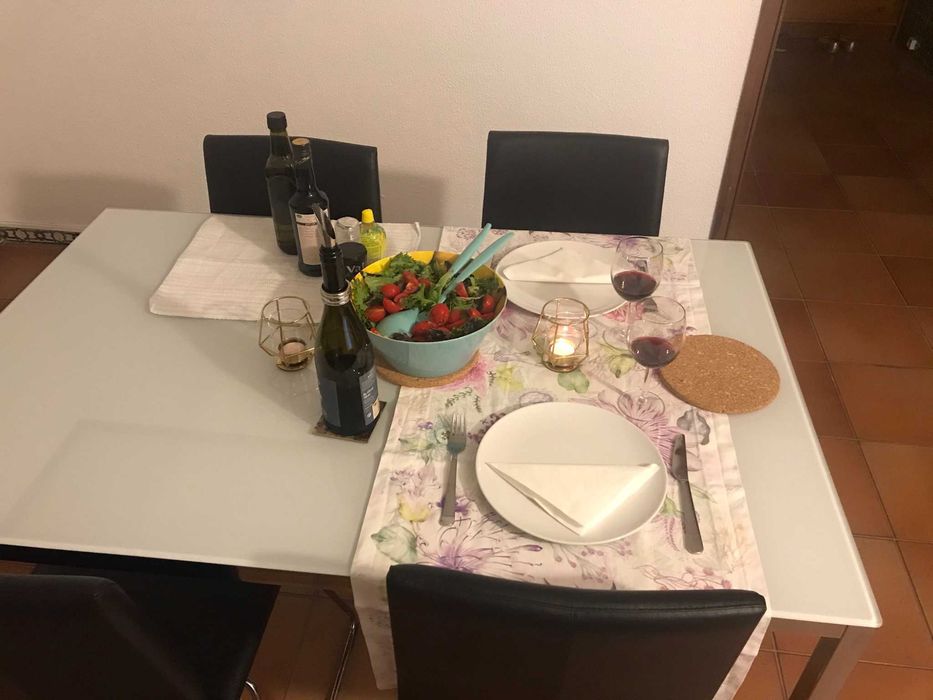 Mesa de Jantar TORSBY Mesa Jantar 135 x 85 cm | Excelente Estado