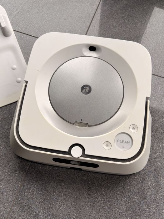 IRobot Bravia Jet robot myjący podlogi ze stacją ładowania komplet