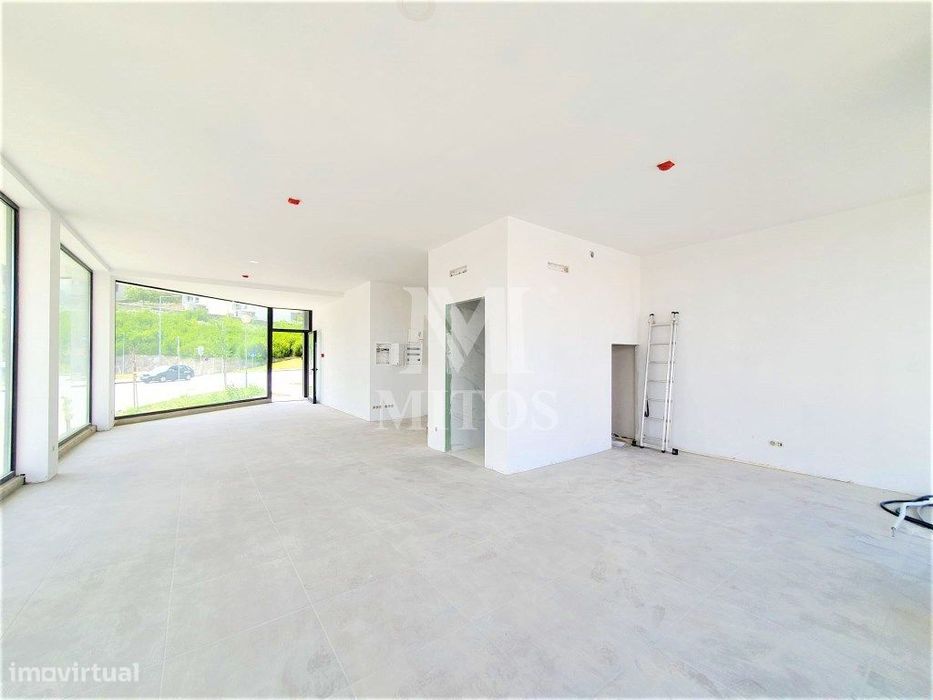 Loja para Serviços - Abelheira