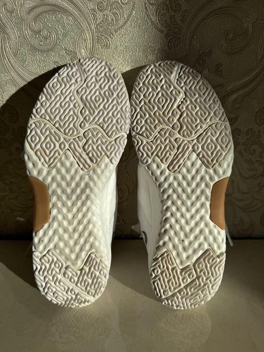 Срочно торг Кроссовки женские белые Nike Wmns City Trainer 3