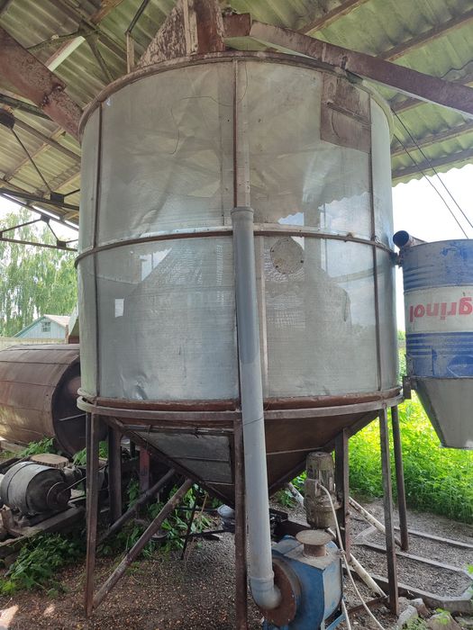 Продам зерносушарку