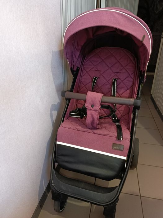 Прогулочная коляска carello bravo